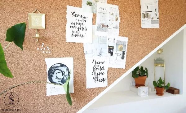 Hur man installerar en korkrulle på en vägg